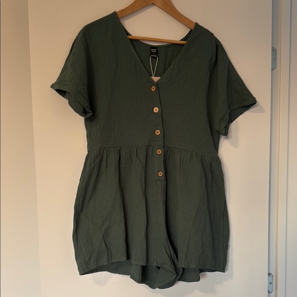 Green Button-Down Jumpsuit with Cuffed Sleeves - Picture 1 of 2